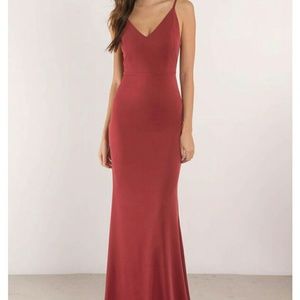 Backless dress (keep it on the low Tobi dress)